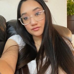 Meet your Posher, Natashia